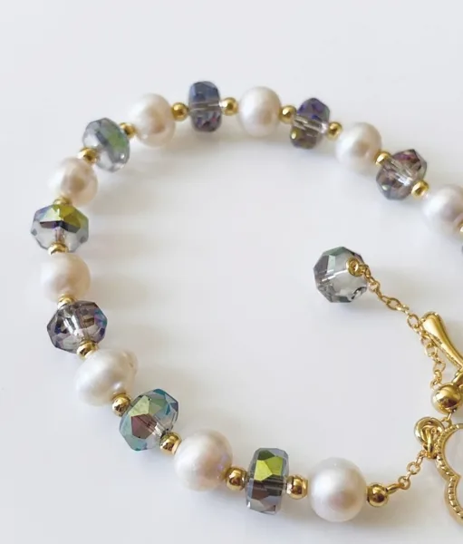 Pearl & Crystal Toggle Bracelet